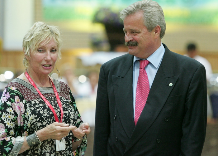 Dr Marek Trela with Mrs. Shirley Watts. Janów's auction 2007. By Joanna Jonientz