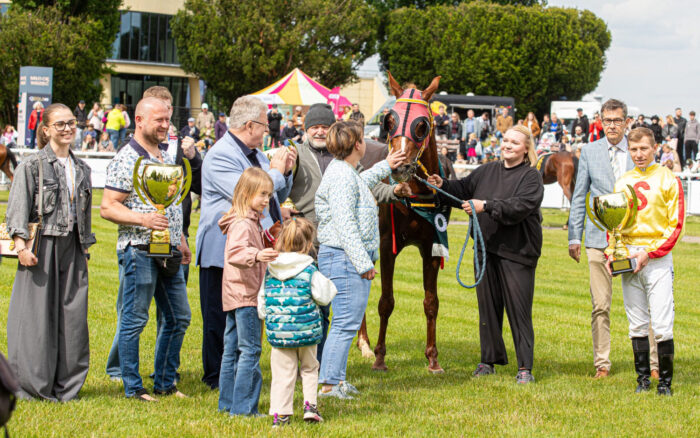 Nagrody wręczał minister Rolnictwa i Rozwoju Wsi Czesław Siekierski. Fot. Tor Służewiec
