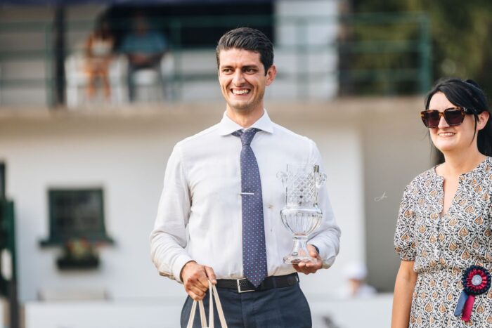 A slightly surprised Enrico Mearelli accepts the Award for Best Handler - Photo by Auriane Schwanen