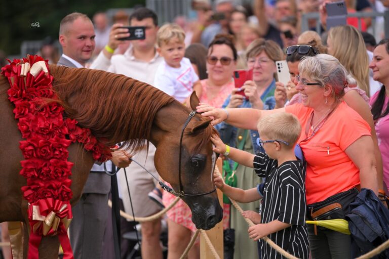 Janowska publiczność zachwycona zjawiskową Encariną – Fot. Ewa Imielska-Hebda